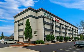 Hometowne Studios By Red Roof Flint